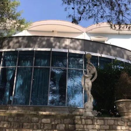 Hotel Kodra E Gjelber Hundekuq